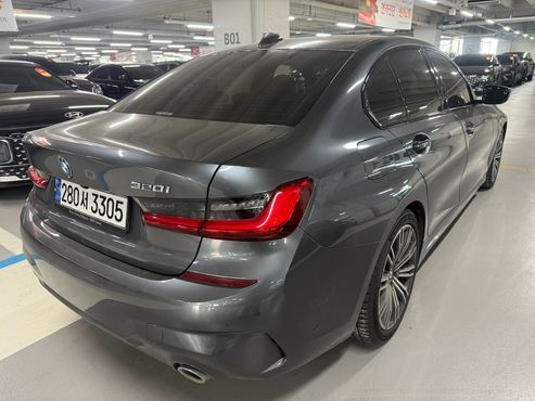 BMW 3-Series 320i M Sport — пробег 72 300 км — фото 2 из 5
