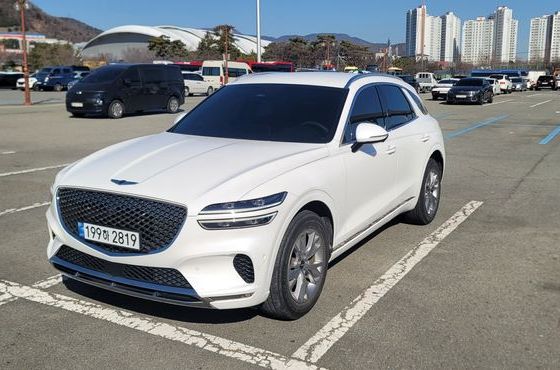 Genesis GV70 2.5T Gasoline 2WD — пробег 68 000 км — фото 4 из 5