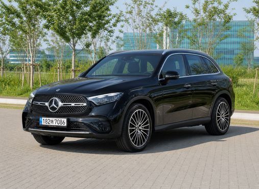 Mercedes-Benz GLC-Class GLC300 4MATIC AMG Line — пробег 25 000 км — фото 1 из 5