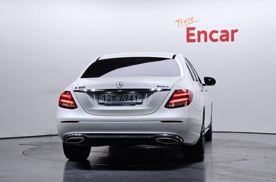Mercedes-Benz E-Class E300 4MATIC Avnatgarde — пробег 114 280 км — фото 4 из 5