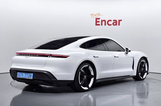 Porsche Taycan Base — пробег 31 678 км — фото 2 из 5