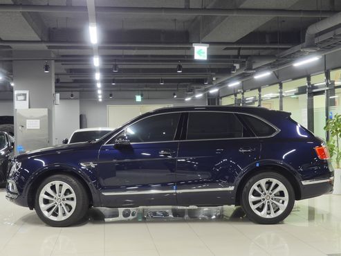 Bentley Bentayga 4.0 V8 — пробег 28 700 км — фото 2 из 5
