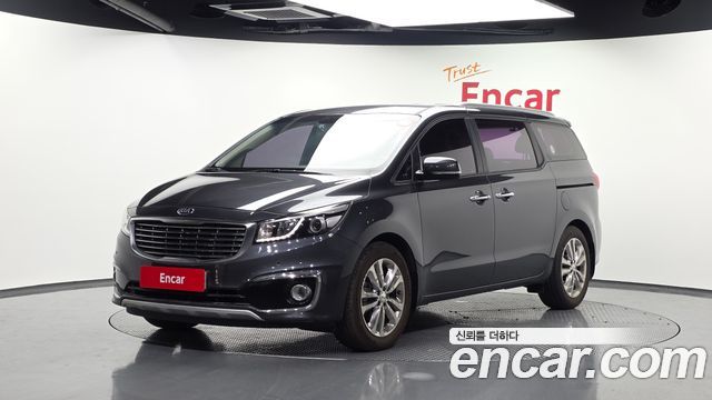 Kia Carnival 9-seater Prestige — пробег 49 292 км — фото 1 из 5
