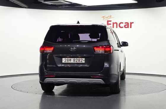 Kia Carnival 9-seater Prestige — пробег 49 292 км — фото 4 из 5