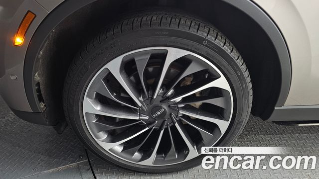Lincoln Aviator 3.0 Reserve  AWD — пробег 83 014 км — фото 5 из 5