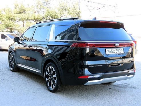 Kia Carnival Diesel 9-Seater Signature — пробег 130 000 км — фото 3 из 5