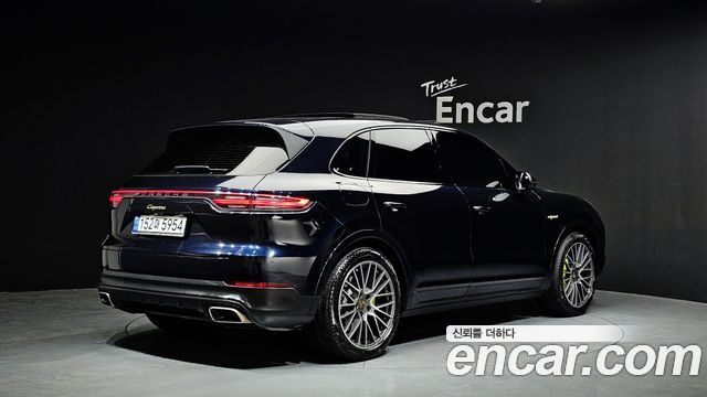 Porsche Cayenne 3.0 E-Hybrid — пробег 42 984 км — фото 2 из 5