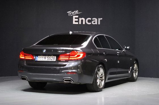 BMW 5-Series 520i M Sport — пробег 66 204 км — фото 2 из 5