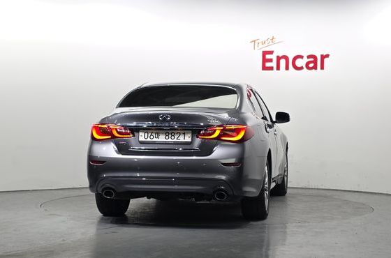 Infiniti Q70 3.7 AWD — пробег 104 800 км — фото 4 из 5