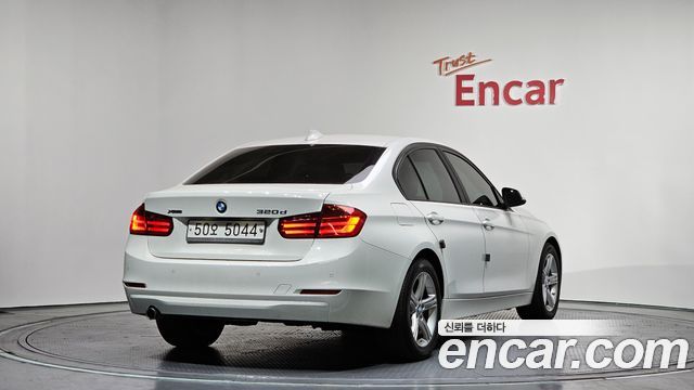 BMW 3-Series 320d xDrive — пробег 80 908 км — фото 2 из 5