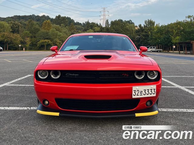 Dodge Challenger 6.4 — пробег 66 100 км — фото 2 из 5