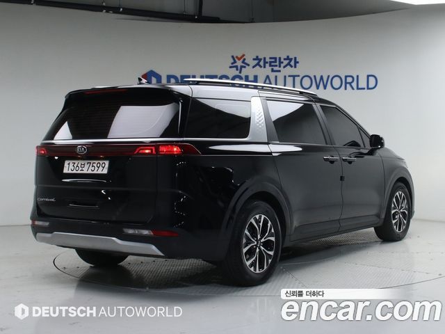 Kia Carnival из Кореи Encar