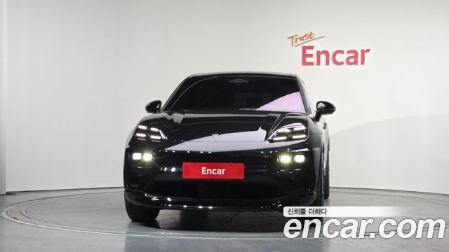 Porsche Macan Turbo — пробег 17 912 км — фото 3 из 5