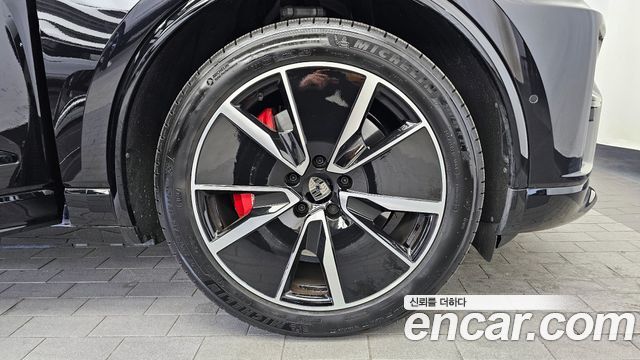 Porsche Macan Turbo — пробег 17 912 км — фото 5 из 5