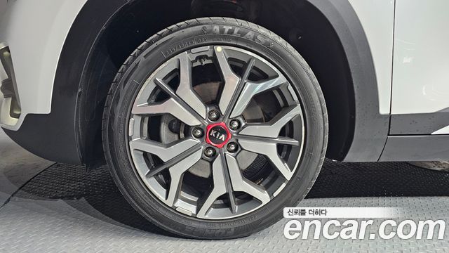 Kia Seltos из Кореи Encar