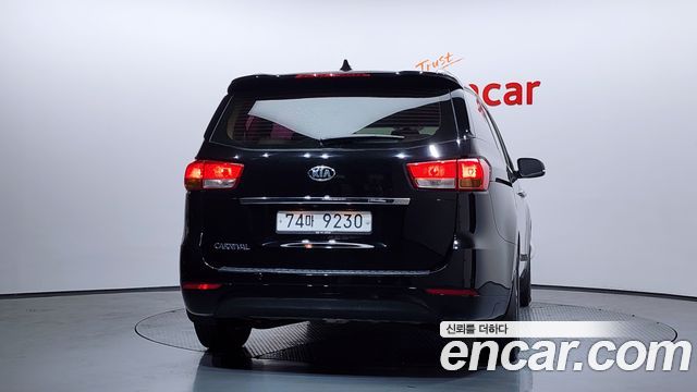 Kia Carnival 11-seater Luxury — пробег 90 815 км — фото 4 из 5