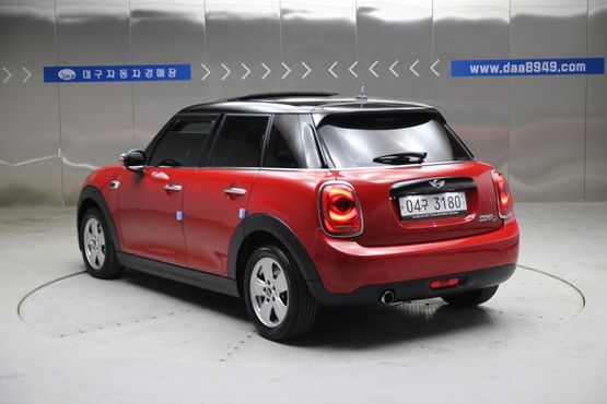 Mini Cooper 5Door Standard 3rd — пробег 80 500 км — фото 2 из 5