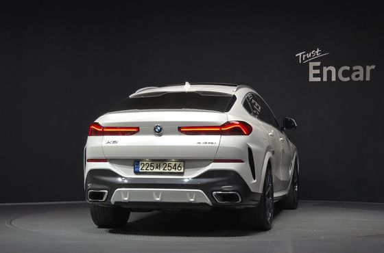 BMW X6 xDrive40i M Sport — пробег 125 559 км — фото 4 из 5
