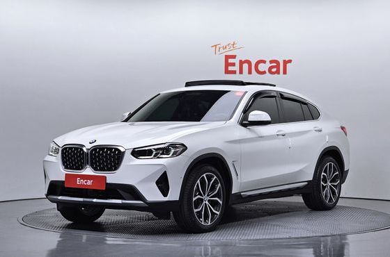 BMW X4 xDrive20i xLine — пробег 4 671 км — фото 1 из 5