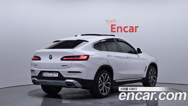 BMW X4 xDrive20i xLine — пробег 4 671 км — фото 2 из 5