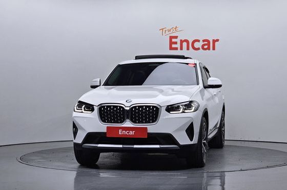 BMW X4 xDrive20i xLine — пробег 4 671 км — фото 3 из 5