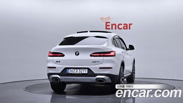 BMW X4 xDrive20i xLine — пробег 4 671 км — фото 4 из 5