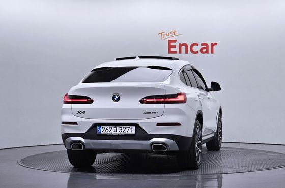 BMW X4 xDrive20i xLine — пробег 4 671 км — фото 4 из 5