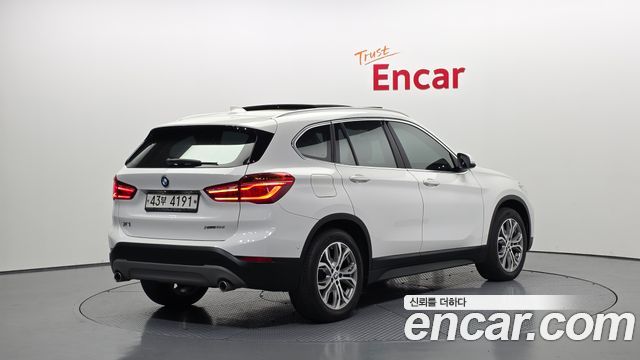 BMW X1 xDrive 18d Premium — пробег 134 992 км — фото 2 из 5