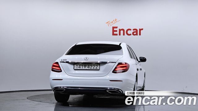 Mercedes-Benz E-Class из Кореи Encar