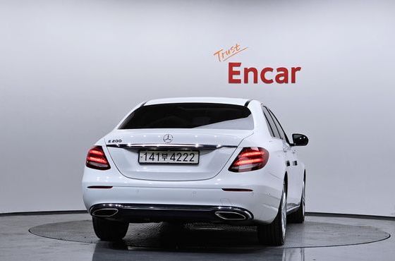 Mercedes-Benz E-Class E200 Avantgarde — пробег 99 651 км — фото 4 из 5