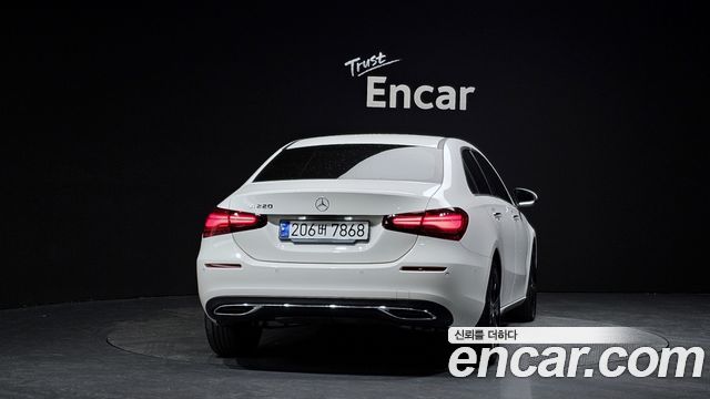 Mercedes-Benz A-Class A220 Sedan — пробег 31 125 км — фото 4 из 5