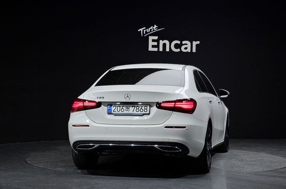 Mercedes-Benz A-Class A220 Sedan — пробег 31 125 км — фото 4 из 5
