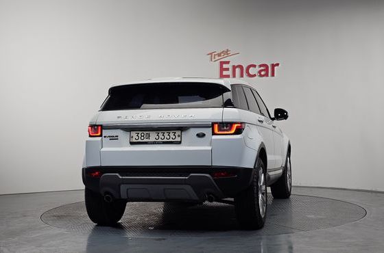 Land Rover Range Rover Evoque 2.0 TD4 HSE — пробег 117 916 км — фото 4 из 5