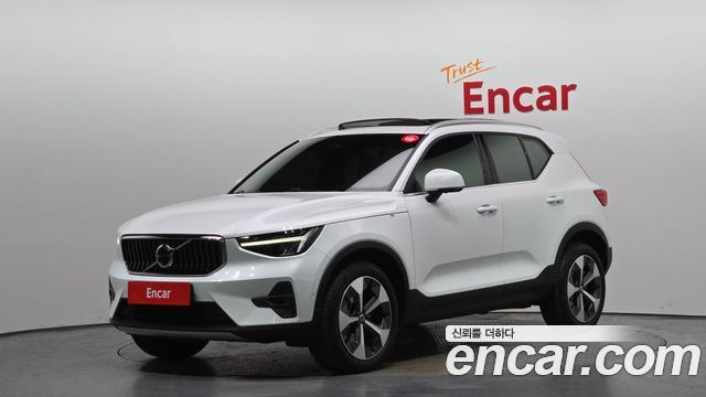 Volvo XC40 B4 Ultimate Bright — пробег 9 505 км — фото 1 из 5
