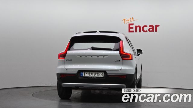Volvo XC40 B4 Ultimate Bright — пробег 9 505 км — фото 4 из 5