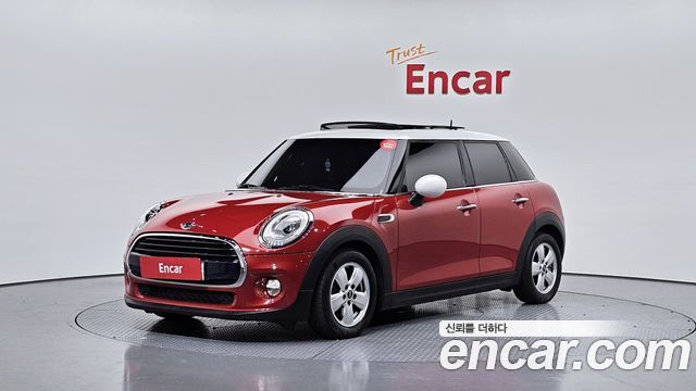 Mini Cooper 5Door Mid 3rd — пробег 76 528 км — фото 1 из 5
