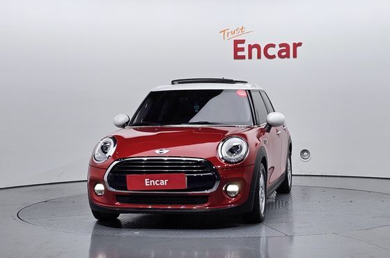 Mini Cooper 5Door Mid 3rd — пробег 76 528 км — фото 3 из 5