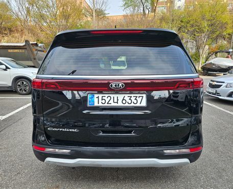 Kia Carnival 9-Seater Prestige — пробег 99 799 км — фото 3 из 5