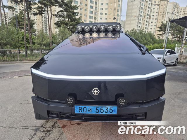 Tesla Cybertruck AWD — пробег 13 334 км — фото 2 из 5