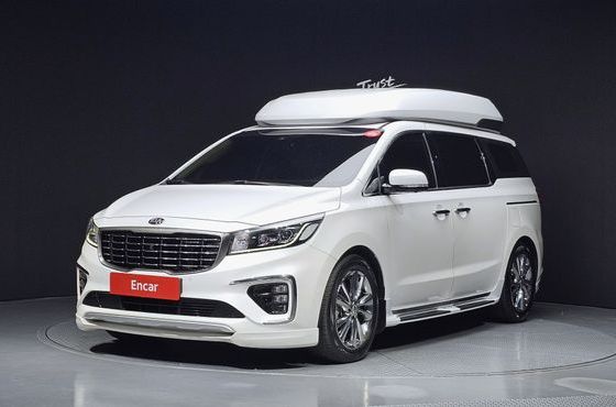 Kia Carnival 9-Seater Hi-Limousine Noblesse Special — пробег 105 536 км — фото 1 из 5