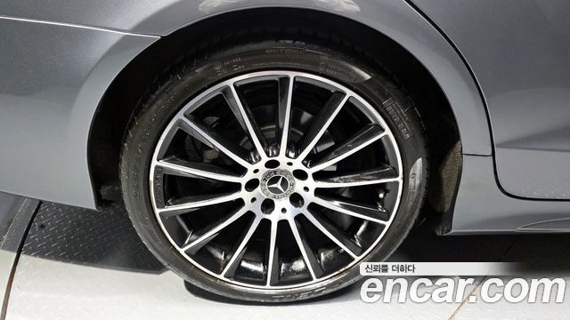 Mercedes-Benz CLS-Class CLS250 d 4MATIC AMG Line — пробег 37 446 км — фото 5 из 5