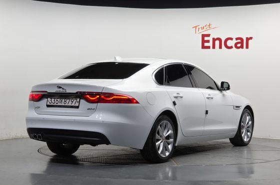 Jaguar XF 20d Portfolio — пробег 46 355 км — фото 2 из 5