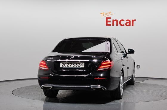 Mercedes-Benz E-Class E200 Avantgarde — пробег 90 396 км — фото 4 из 5
