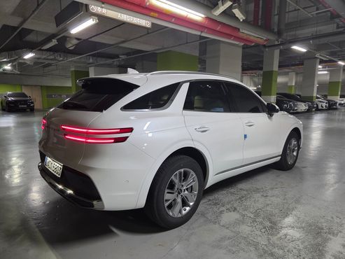 Genesis GV70 2.5T Gasoline 2WD — пробег 300 км — фото 4 из 5