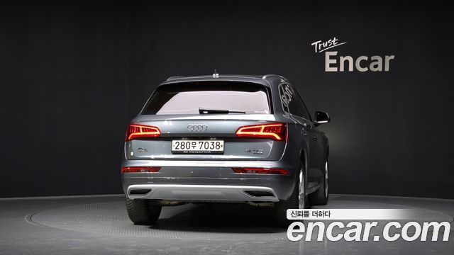 Audi Q5 45 TFSI Quattro Premium — пробег 46 730 км — фото 4 из 5