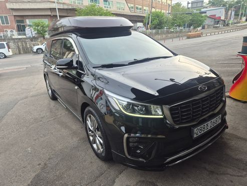 Kia Carnival Gasoline 7-Seater Hi-Limousine (Special) — пробег 100 000 км — фото 1 из 5
