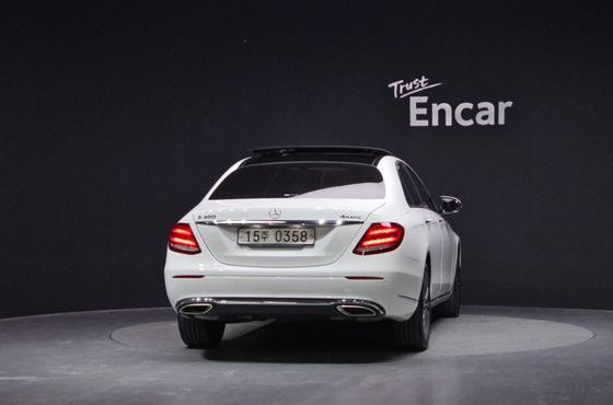 Mercedes-Benz E-Class E300 4MATIC Exclusive — пробег 85 457 км — фото 4 из 5