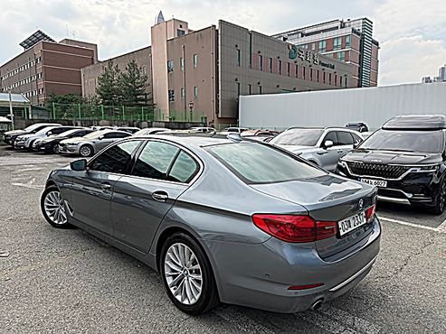 BMW 5-Series 530i Luxury Plus — пробег 101 689 км — фото 2 из 5