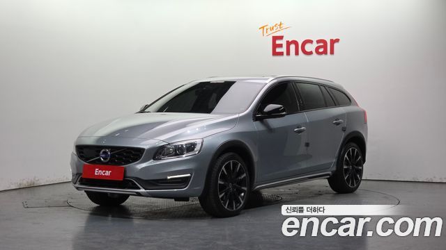 Volvo V60 T5 AWD — пробег 137 965 км — фото 1 из 5