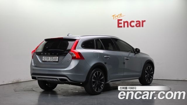 Volvo V60 T5 AWD — пробег 137 965 км — фото 2 из 5
